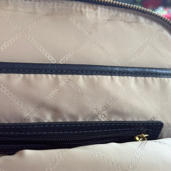 Michael Kors navy blue + Gold detail Backpack lots of storage space sleek design - Picture 10 of 10